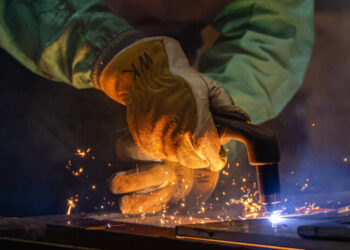 U.S. Economy Grew 2 Percent in Early 2026 Even as War in Iran Began to Hit Energy Prices