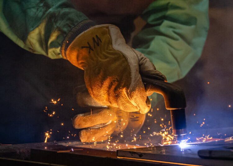 U.S. Economy Grew 2 Percent in Early 2026 Even as War in Iran Began to Hit Energy Prices