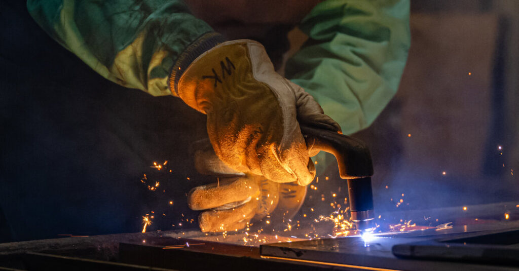 U.S. Economy Grew 2 Percent in Early 2026 Even as War in Iran Began to Hit Energy Prices