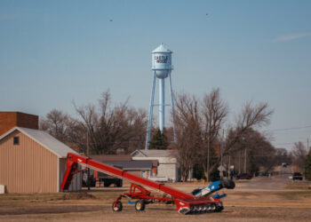 In South Dakota, Sympathy for Kristi Noem’s Husband After Tabloid Photo Leak