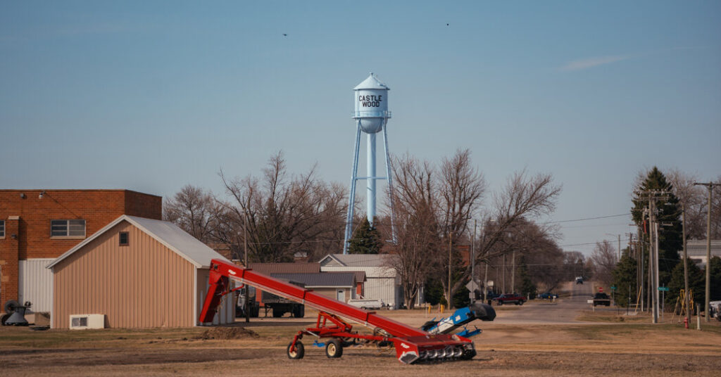 In South Dakota, Sympathy for Kristi Noem’s Husband After Tabloid Photo Leak