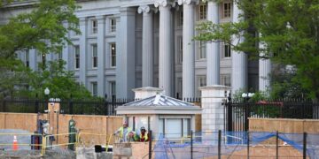 Federal judge sets new limits on Trump ballroom construction