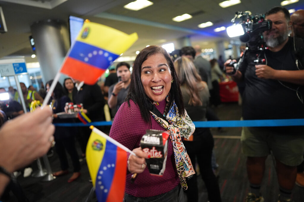 Direct flights to Venezuela resume, but many still can’t go home