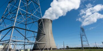 The old U.S. energy fight is collapsing under threat from Iran