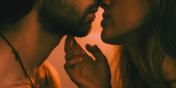 5 Signs You’ve Found Your Twin Flame (and Why That Might Be a Bad Thing)