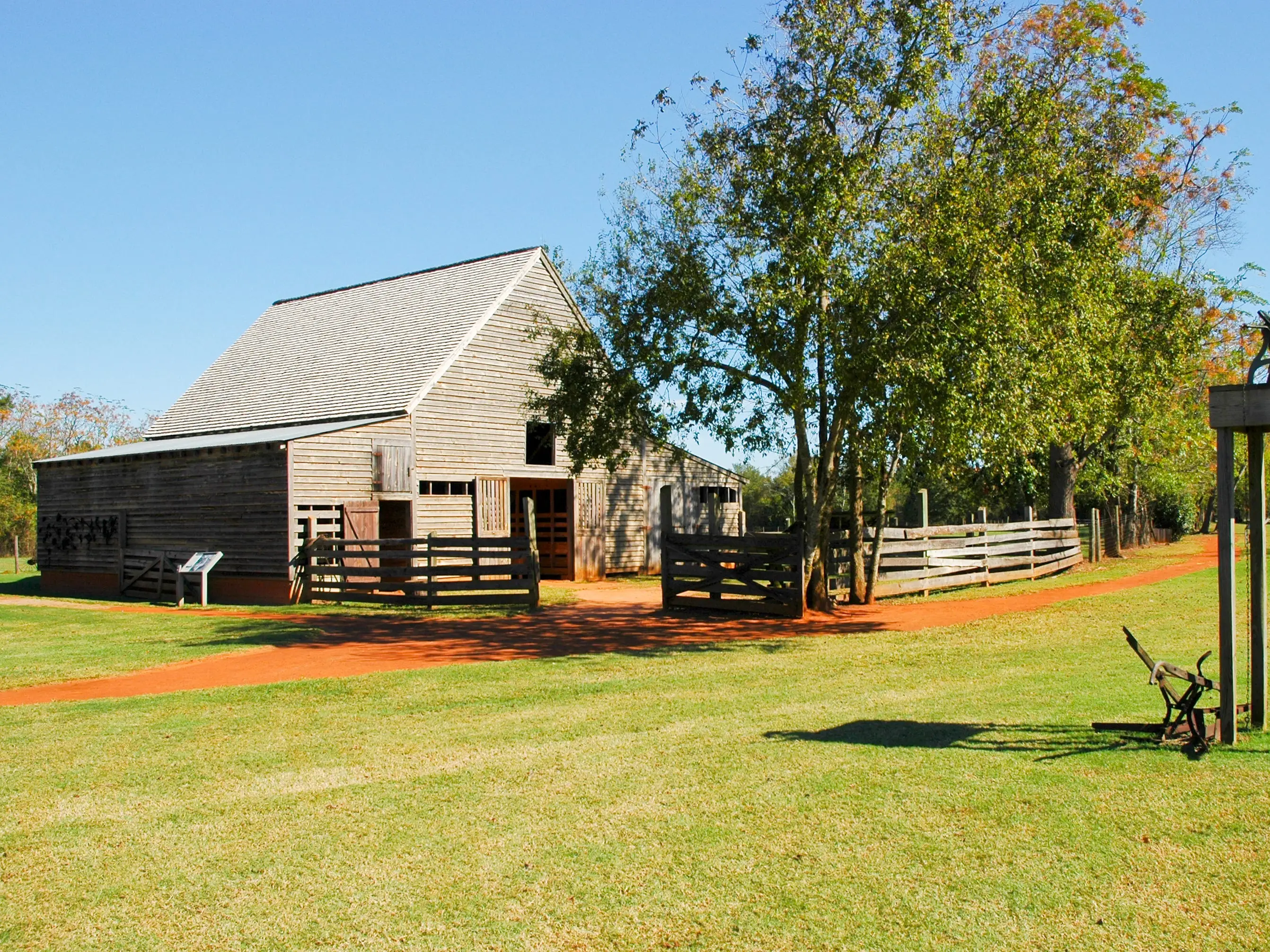 A wide-shot of part of the farm where Jimmy Carter was raised.