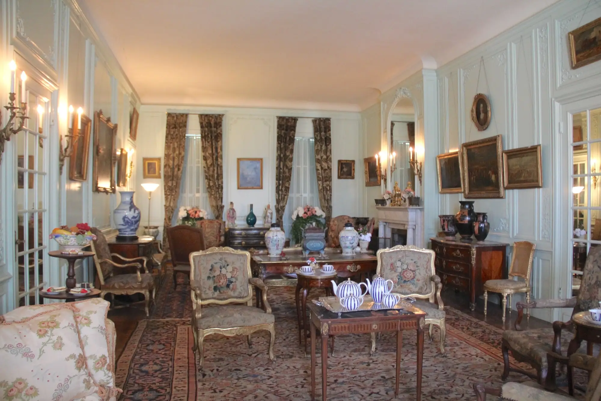 The sitting room at Staatsburgh.