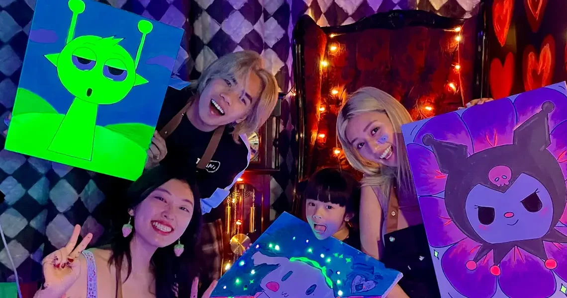 A 19-year-old opened an art studio, panicked 2 weeks in, and then turned it into a $320,000 viral hit. Here’s how.