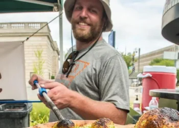 I quit my corporate job at 25 to sell pizza with a friend. Now we have 9 locations.