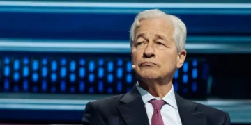 JPMorgan’s Jamie Dimon predicts AI will cut the working week to 3.5 days, cure cancers, and free up time for hobbies