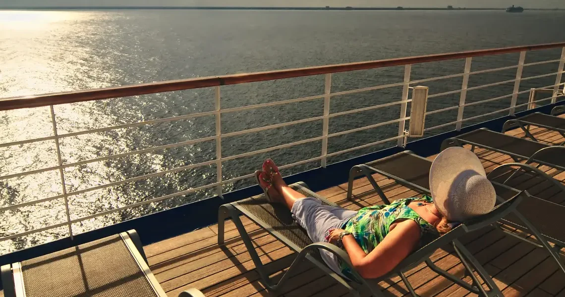 I’ve worked on cruise ships for years. Here are 6 things passengers should pack and 5 they shouldn’t.