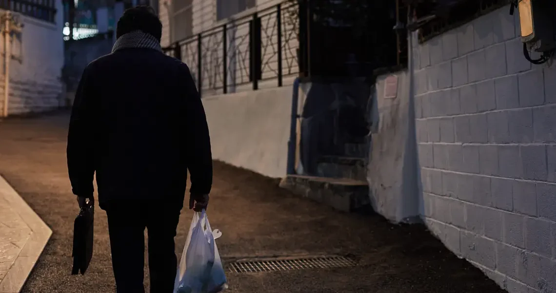 I’m 40 and $300,000 in debt after my startup failed. I’m living on $10 a day in South Korea.