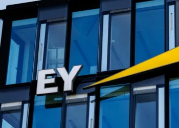 EY’s new AI agents will make life harder for entry-level accountants at first, a top exec says
