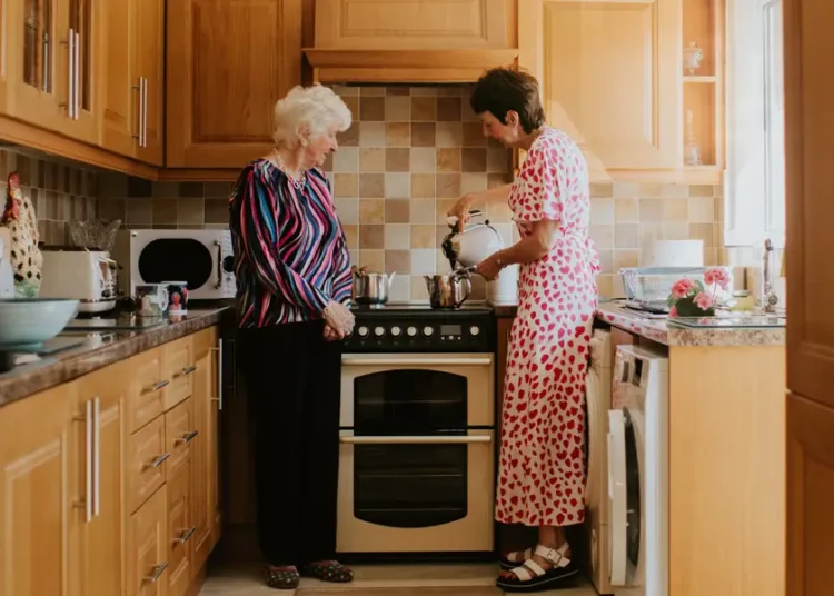 I became friends with a woman 40 years older than me. She taught me how to live.