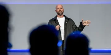 Meta’s CTO has some advice for college students wanting to work in tech: ‘Constantly be building.’