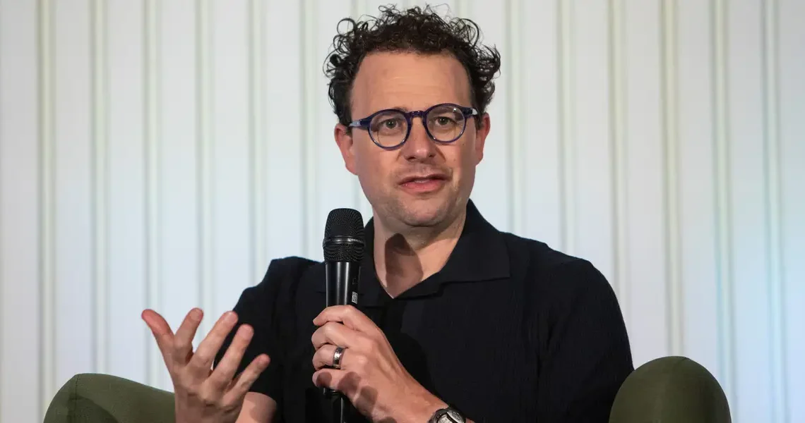 Anthropic’s head of growth says the company culture is so open that people ‘just argue with Dario’ on Slack