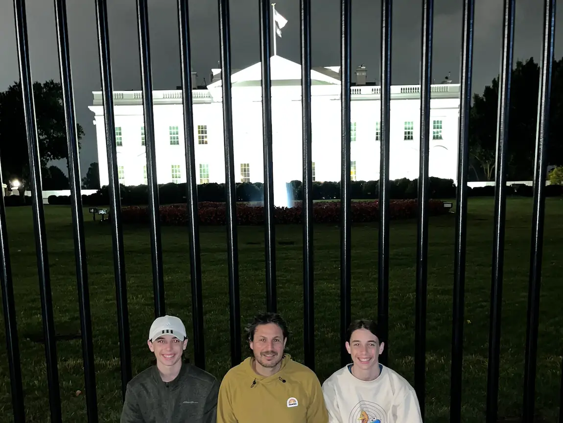 Dad with twins at white house