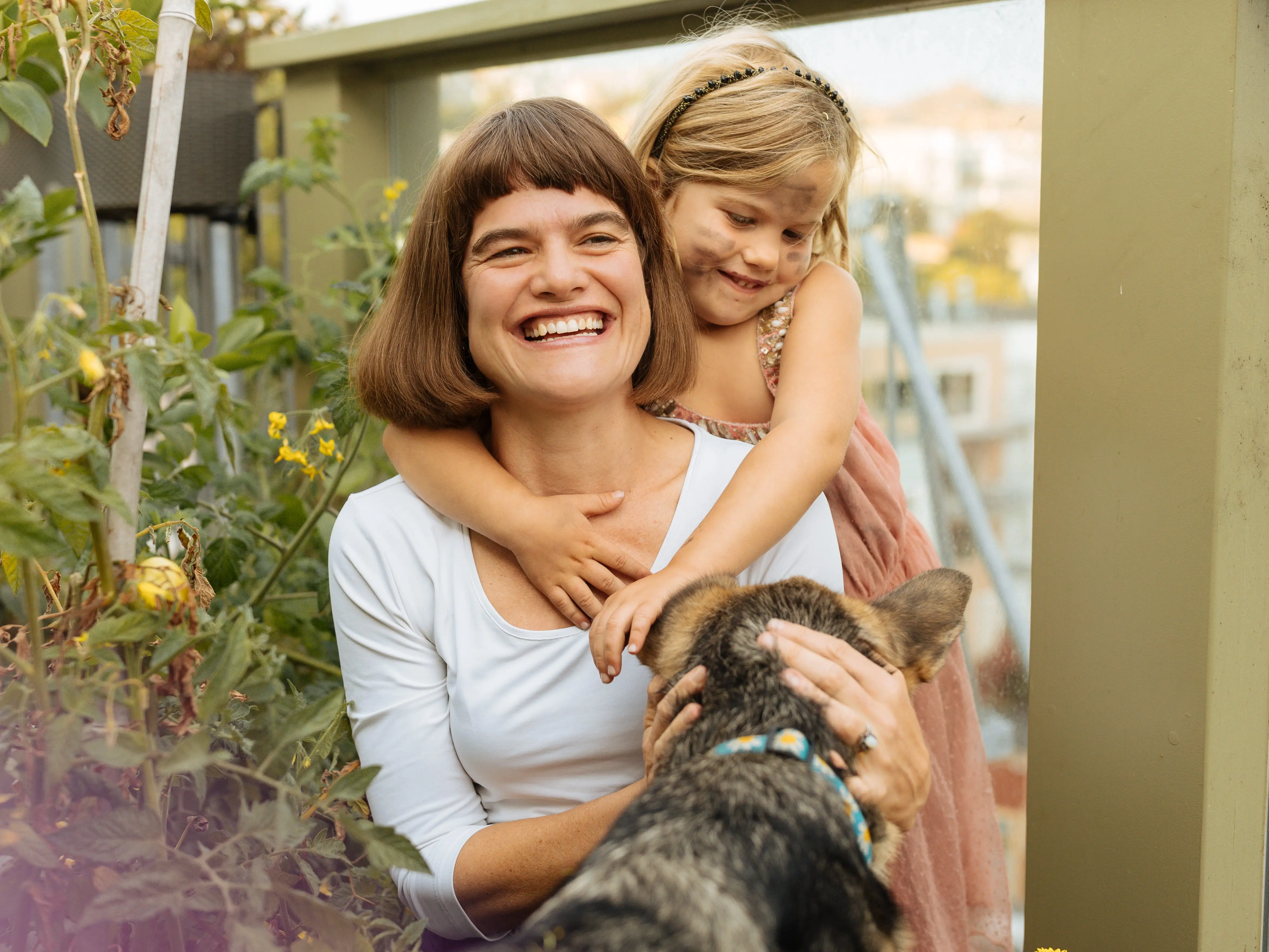 Michaeleen Doucleff with ehr daughter and dog