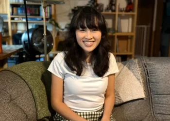 I turned a YouTube-taught hobby into a side hustle selling art for $13,000 a year