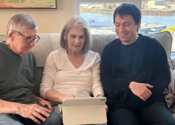 I quit my software engineering job to help seniors with tech. I assist them with things like recovering photos and bank accounts.