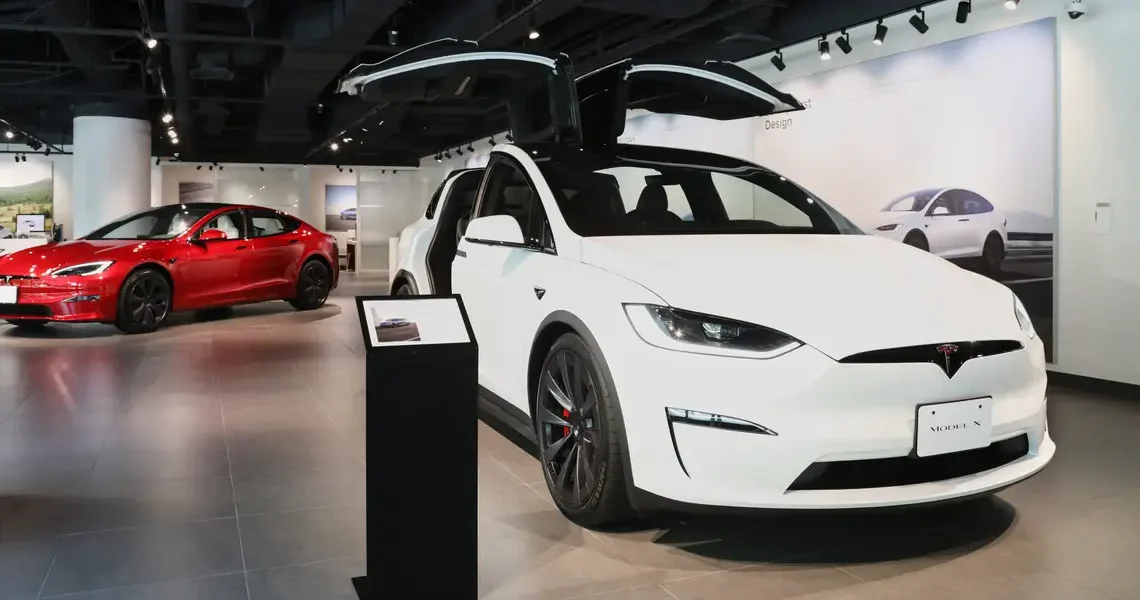 Elon Musk says Tesla only has ‘a few hundred’ Model S and X in stock as the vehicles near end of life cycle