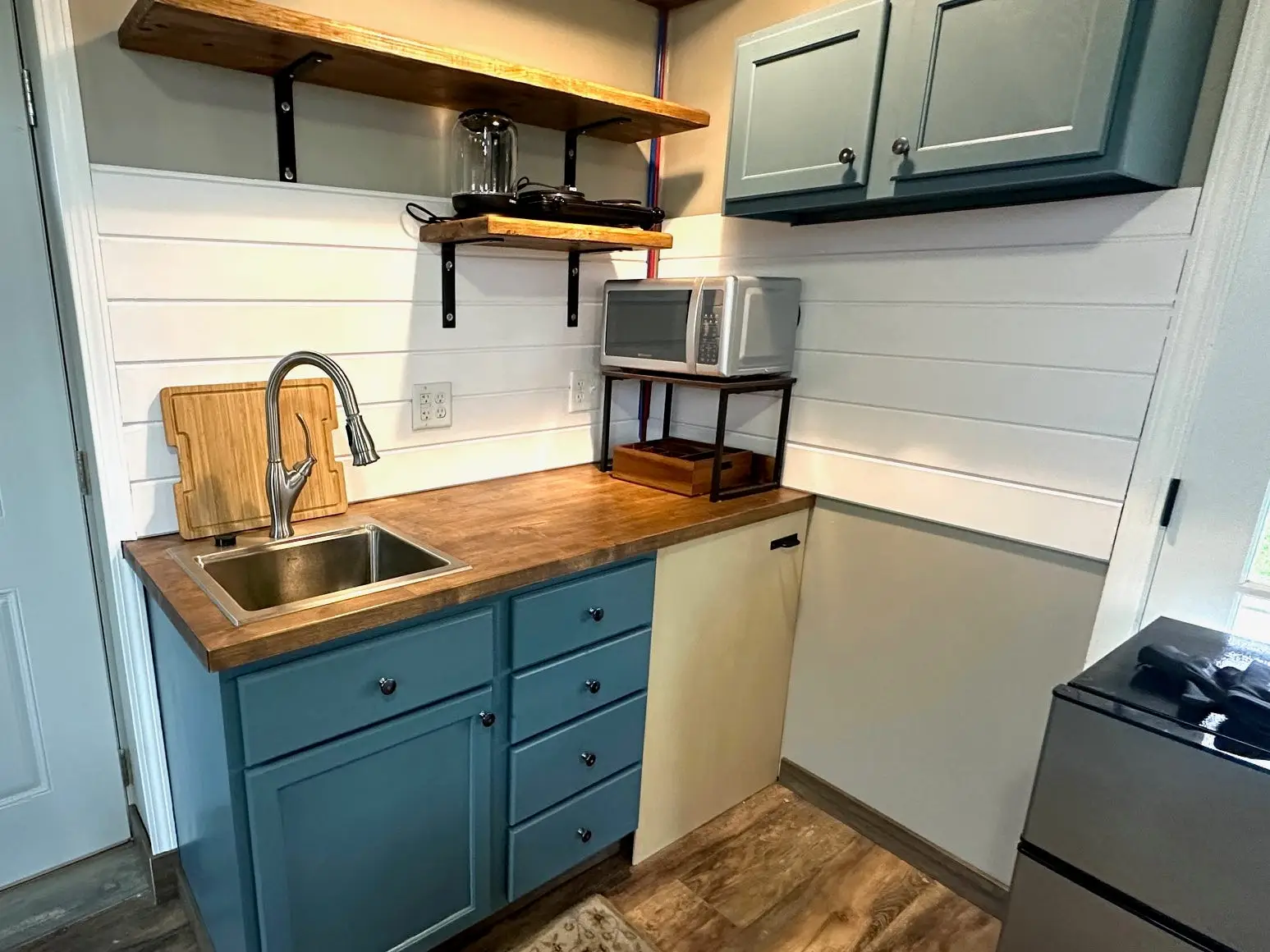 Jim McElwain's tiny home kitchen