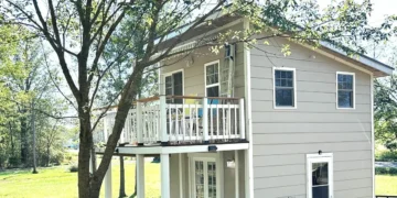 A Gen X dad built a DIY tiny home. He hopes it will earn $15,000 a year on Airbnb.