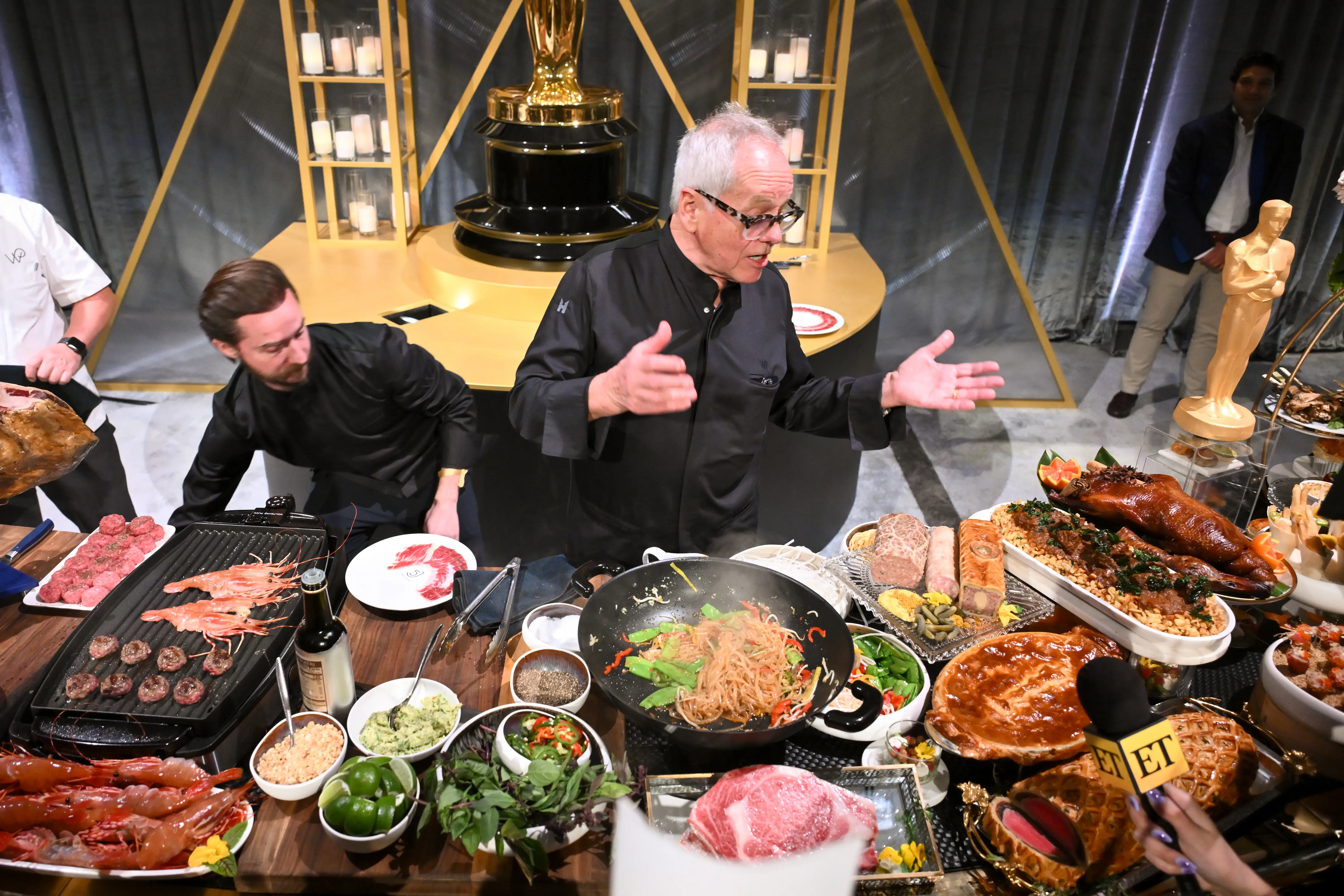 Wolfgang Puck makes Pad Thai at the 97th Oscars Governors Ball Preview held at The Ray Dolby Ballroom on February 25, 2025 in Los Angeles, California. (Photo by Michael Buckner/Penske Media via Getty Images)