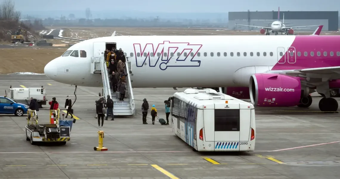 Airline stocks are dropping as Trump’s Hormuz blockade intensifies fears of a jet fuel shortage