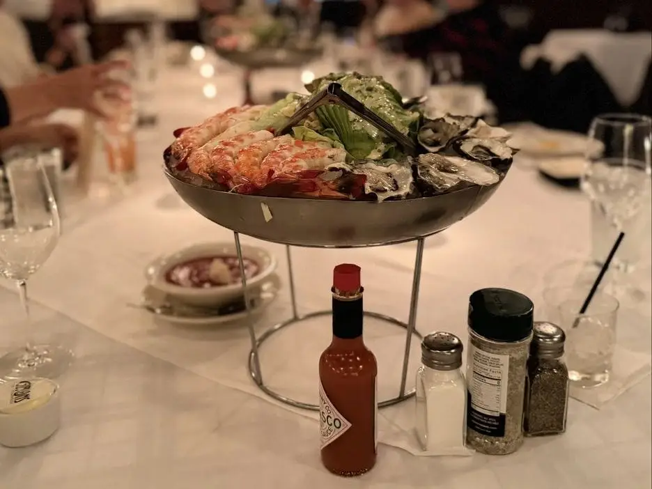 Gibsons Bar & Steakhouse