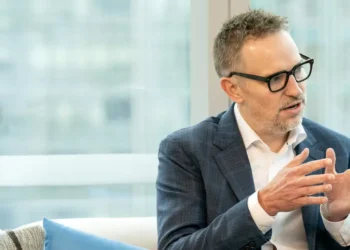 LinkedIn CEO grades career moves: Cover letters get a ‘D’, while job-hopping earns an ‘A’