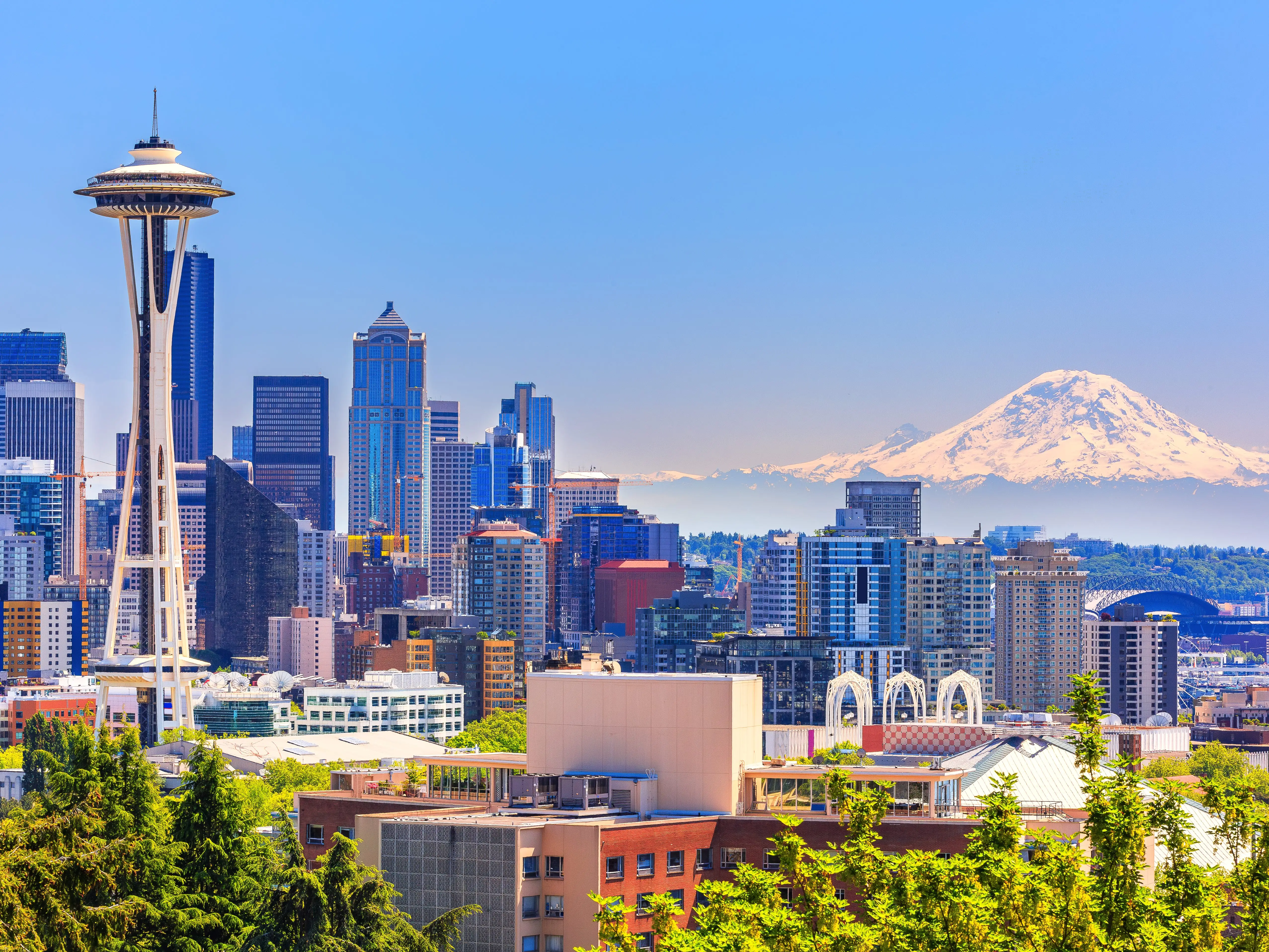 Seattle downtown skyline and Mount Rainier, Washington.