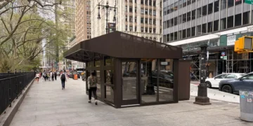 NYC’s first rest area for delivery workers isn’t open 10 days after a flashy ribbon-cutting. I dug into why.