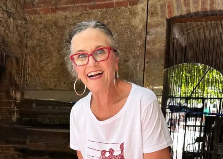 At 48, I left my Virginia teaching job and moved to Italy. A Facebook group I started for women led me to start my own business.