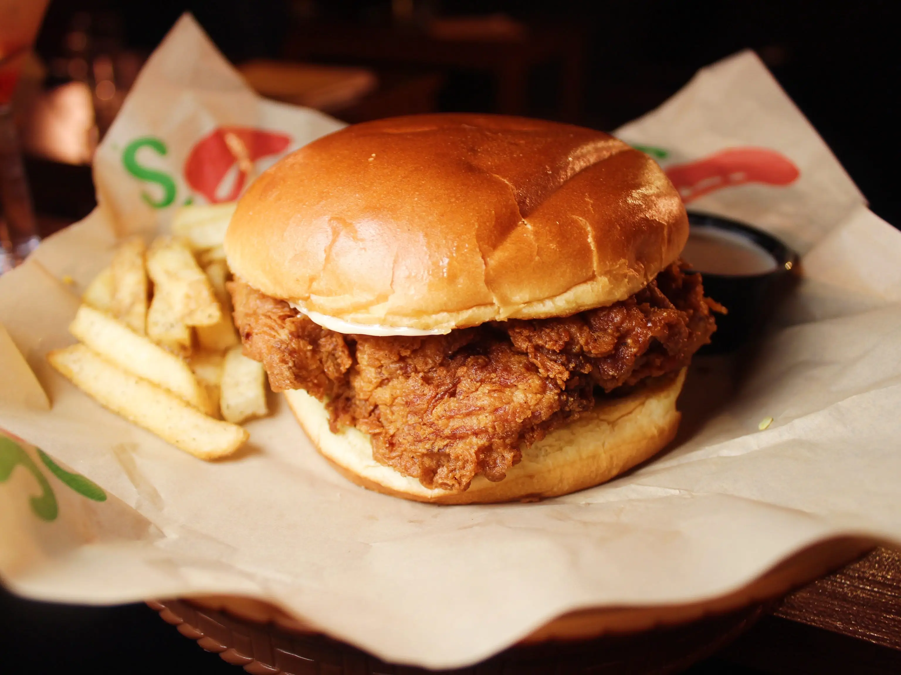 chilis big crispy chicken sandwich