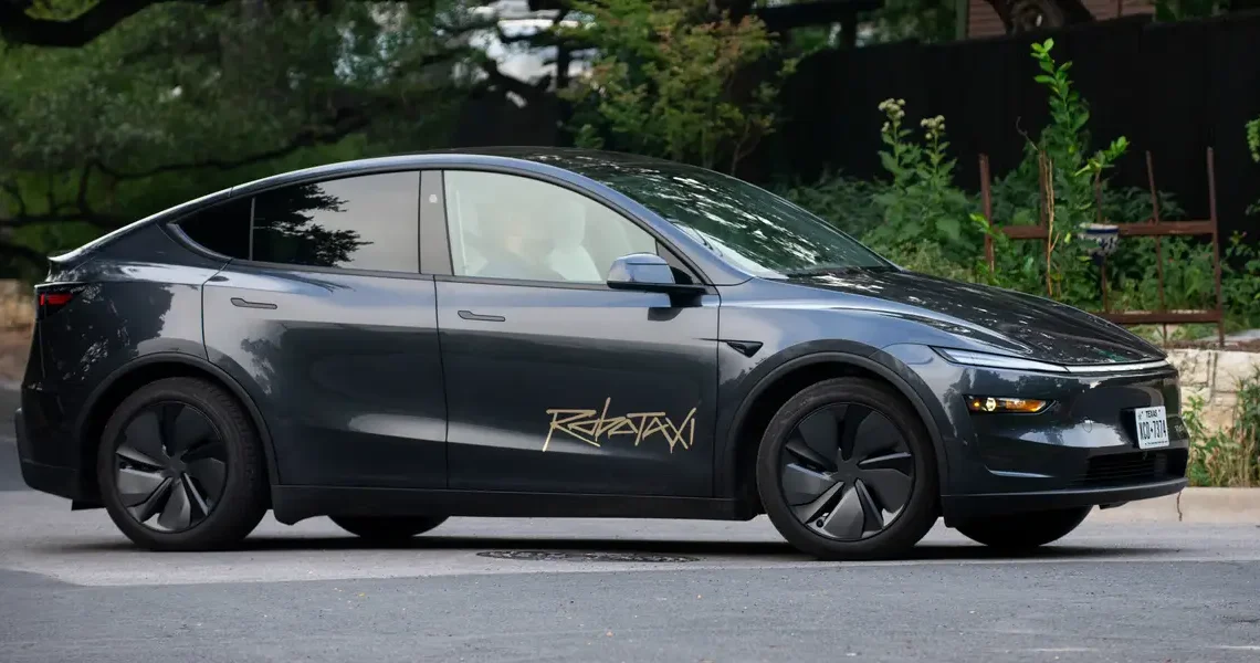 A passenger said his Tesla robotaxi missed a turn and tried to pull over on the highway