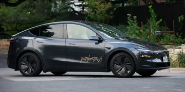 A passenger said his Tesla robotaxi missed a turn and tried to pull over on the highway