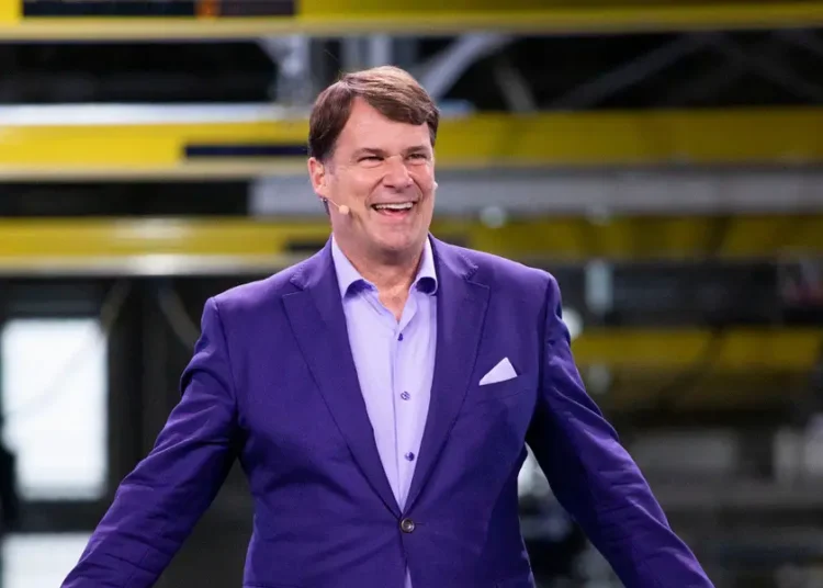 Ford’s CEO said he chose to test-drive a Xiaomi and not a Tesla because the latter doesn’t have an ‘updated vehicle’