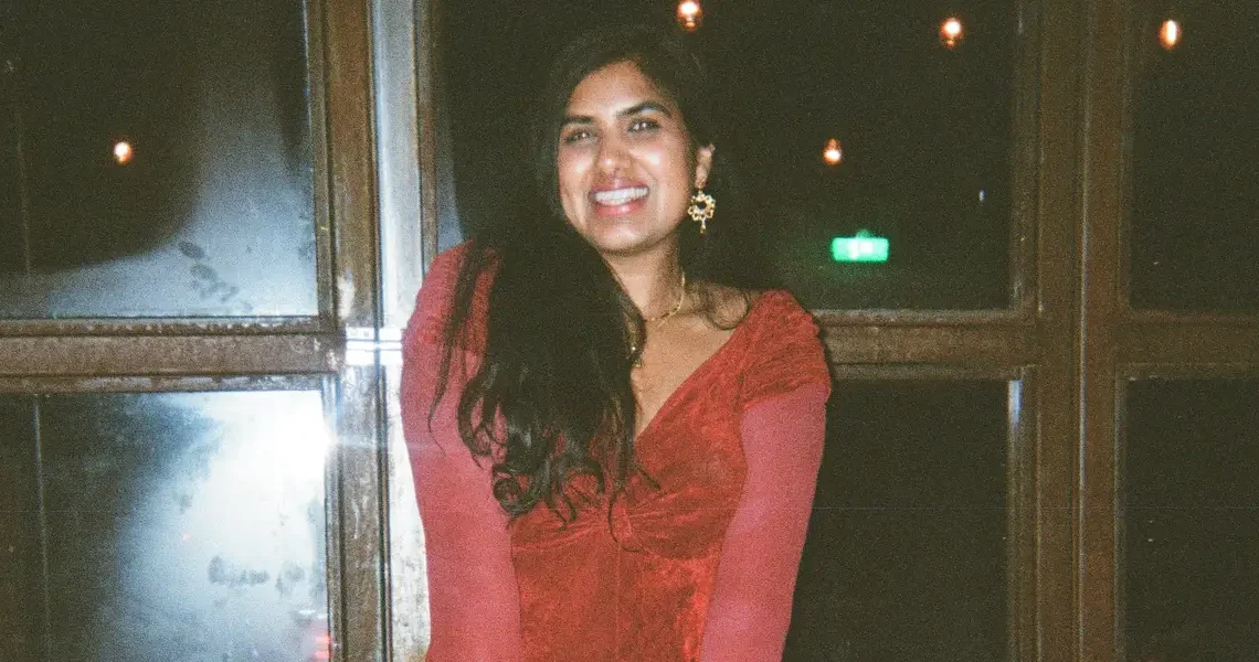 I’m a millennial who ditched my smartphone for a month. I made new friends and ended up keeping my flip phone.