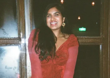 I’m a millennial who ditched my smartphone for a month. I made new friends and ended up keeping my flip phone.