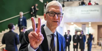 What Tim Cook taught us about succeeding a legend