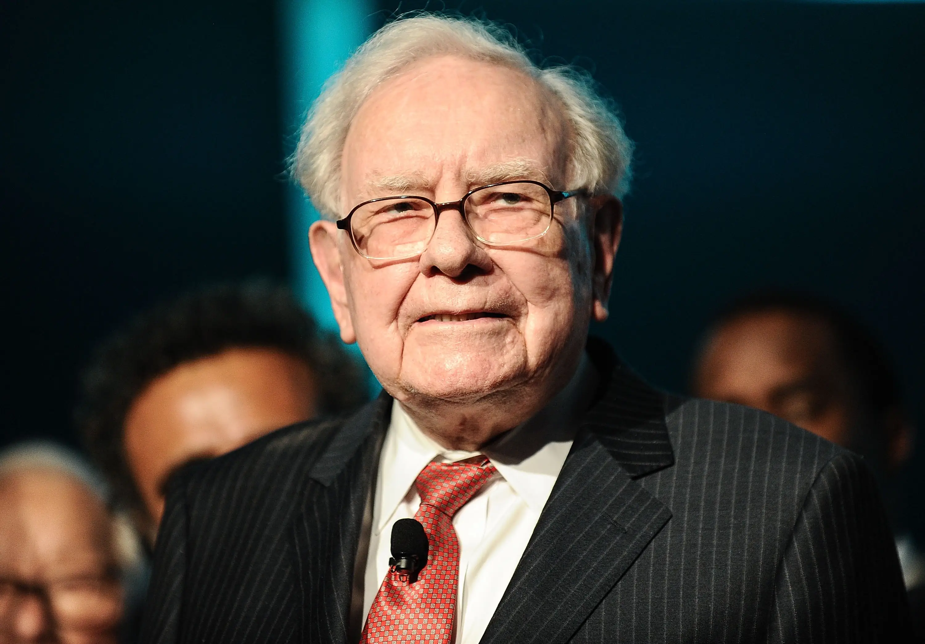 Philanthropist Warren Buffett is joined onstage by 24 other philanthropist and influential business people featured on the Forbes list of 100 Greatest Business Minds during the Forbes Media Centennial Celebration at Pier 60 on September 19, 2017 in New York City. (
