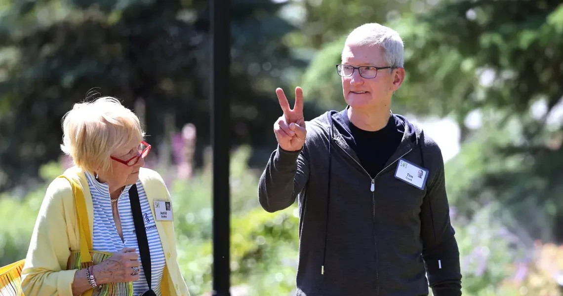 Apple’s new CEO pick shows it’s sticking  to its guns in the AI wars