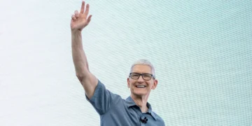 13 successful people who got their start working in fast food