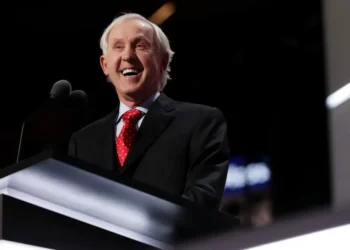 NFL legend and investor says Apple’s new CEO should follow the advice Steve Jobs once gave Tim Cook