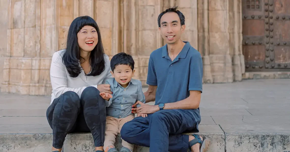 When real estate and side hustles didn’t work, one couple turned to basic index investing. It let them retire in their 30s.