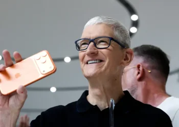 You can thank Tim Cook for the large iPhones