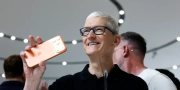 You can thank Tim Cook for the large iPhones