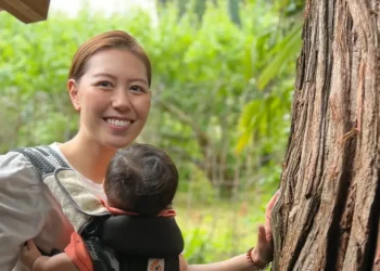 I traveled the world as a flight attendant. I wanted a quieter life — now I run a bakery in rural Japan.