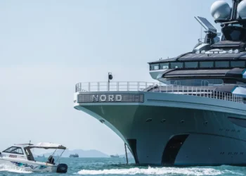 A $500 million Russian superyacht managed to sail through the blockaded Strait of Hormuz